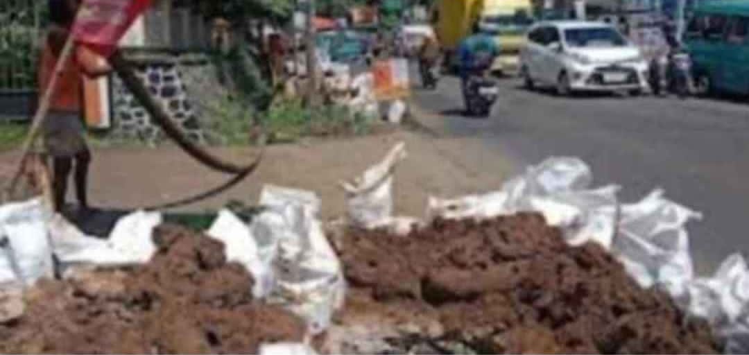 Proyek pemasangan jaringan pipa air bersih PDAM Tirta Jaya Mandiri di Cibadak dan Parungkuda Kabupaten Sukabumi