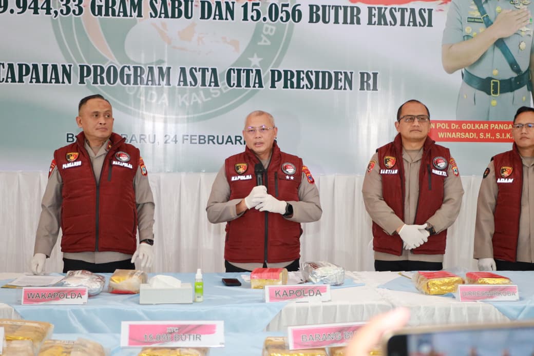 Pengungkapan 29,9 Kg sabu dan 15 ribu ekstasi oleh Ditresnarkoba Polda Kalsel jaringan antarprovinsi