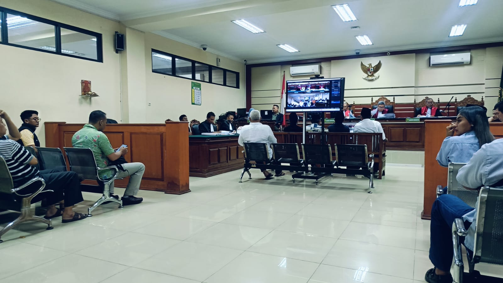 Sidang perkara dugaan korupsi proyek Lapen Program Pemulihan Ekonomi Nasional Kabupaten Sampang digelar di Pengadilan Tipikor Surabaya