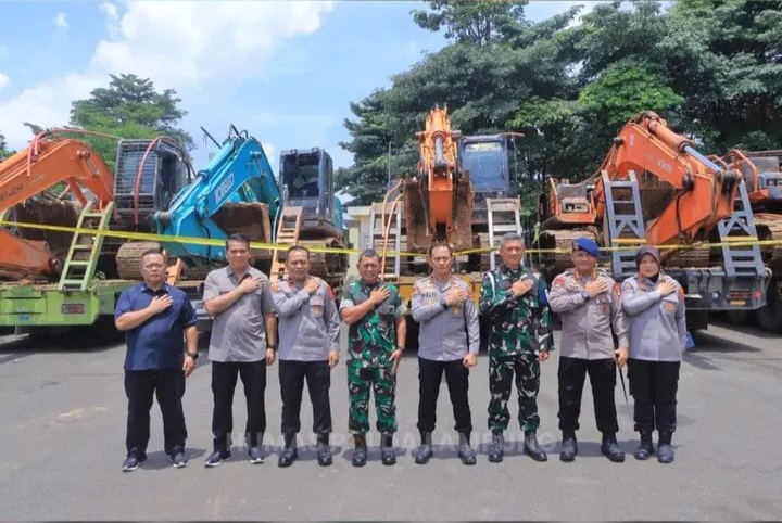 Konferensi pers Polda Lampung terkait penindakan tambang emas ilegal di Way Kanan