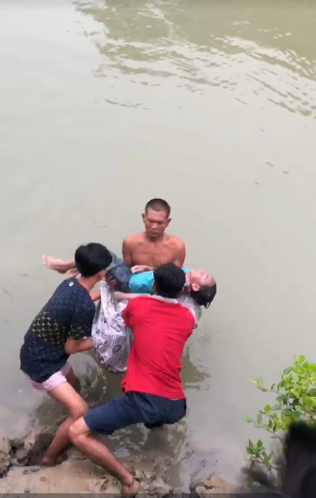 Korban bocah tenggelam di Sungai Tambaan Kecamatan Camplong Kabupaten Sampang