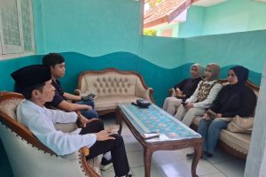 Mas'udi Hadiwijaya menerima kunjungan silaturahmi jurnalis membahas profesionalitas dan etika pers di Cabdin Pendidikan Sampang.