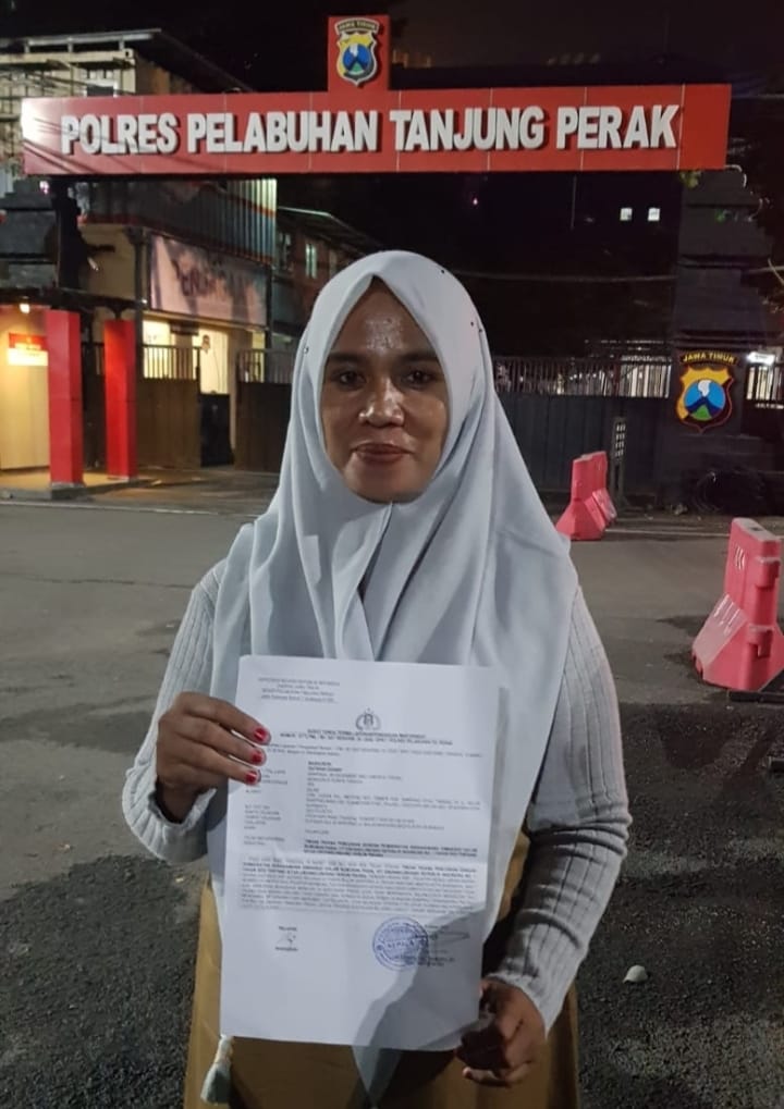 Korban pencopetan di Surabaya menunjukkan laporan polisi di Polres Pelabuhan Tanjung Perak
