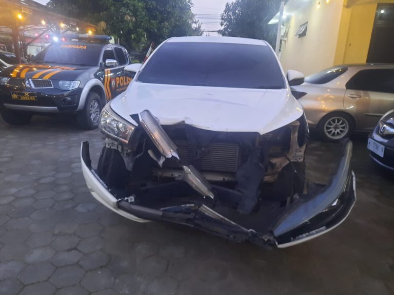 Kecelakaan motor vs mobil di Banyuates Sampang