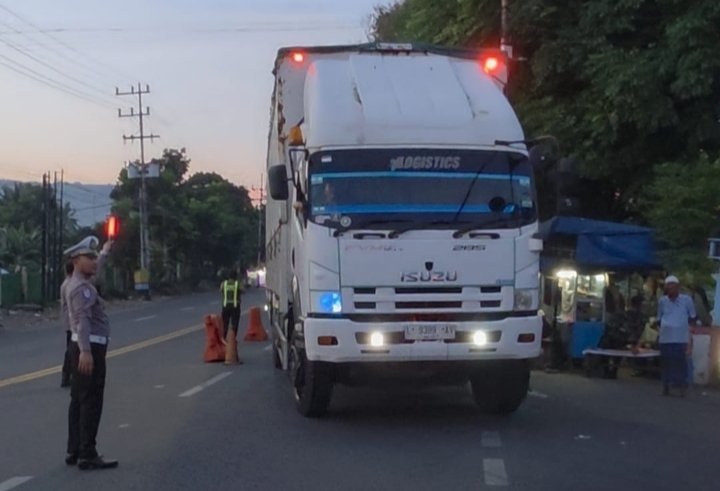Buffer zone Bulusan Banyuwangi mengurai kepadatan kendaraan menuju Ketapang