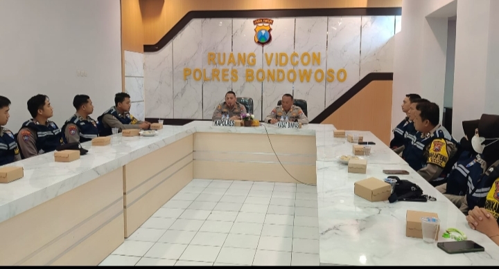 Kapolres Bondowoso ikuti arahan Kakorbinmas Polri melalui zoom meeting