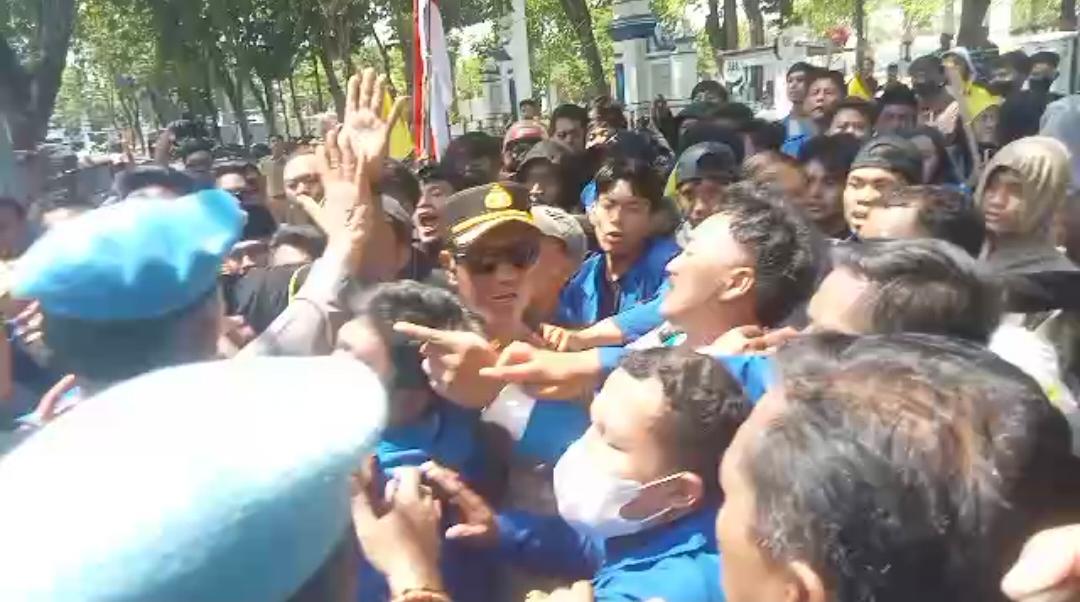 Aksi PMII Sampang desak tambang ilegal 2026