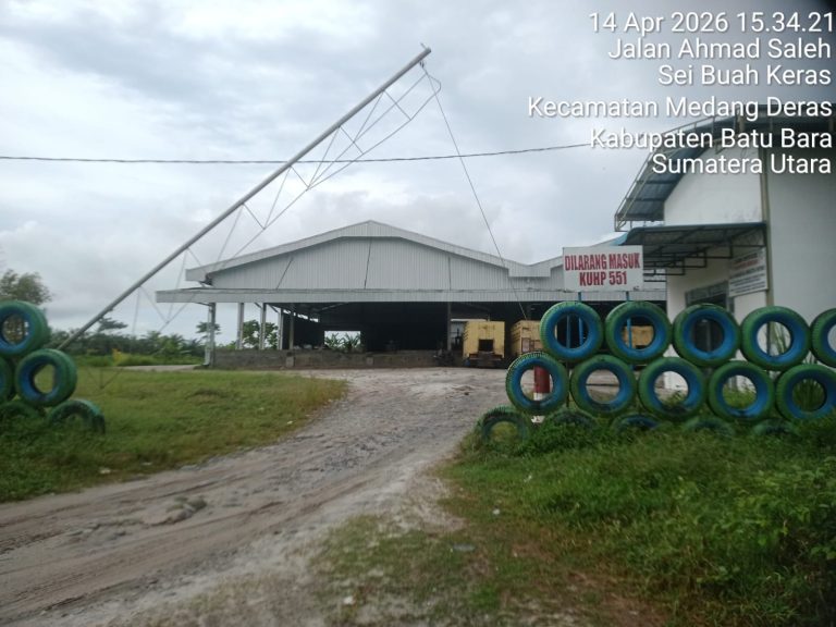 Kondisi jalan rusak parah di Batu Bara akibat kendaraan berat