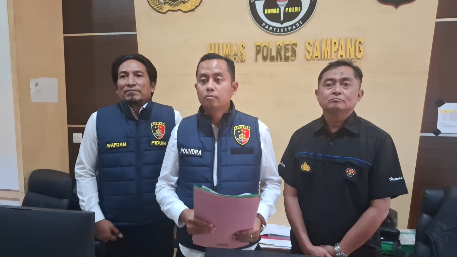 Konferensi pers Polres Sampang ungkap kasus pencurian motor di Pangarengan 2026