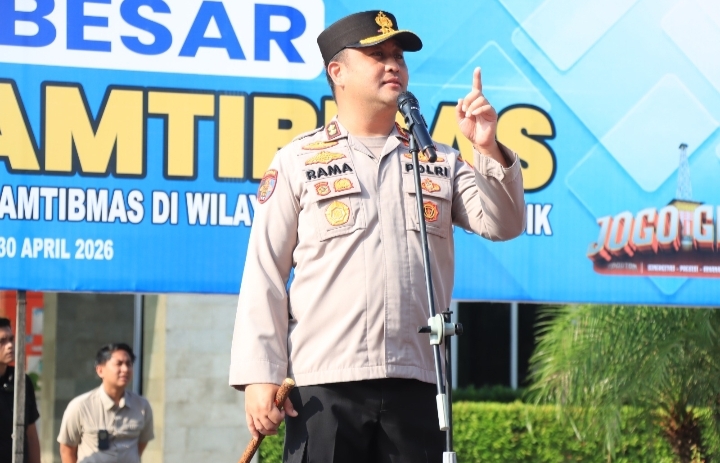 Kapolres Gresik saat pengamanan May Day 2026 di Stadion Gejos