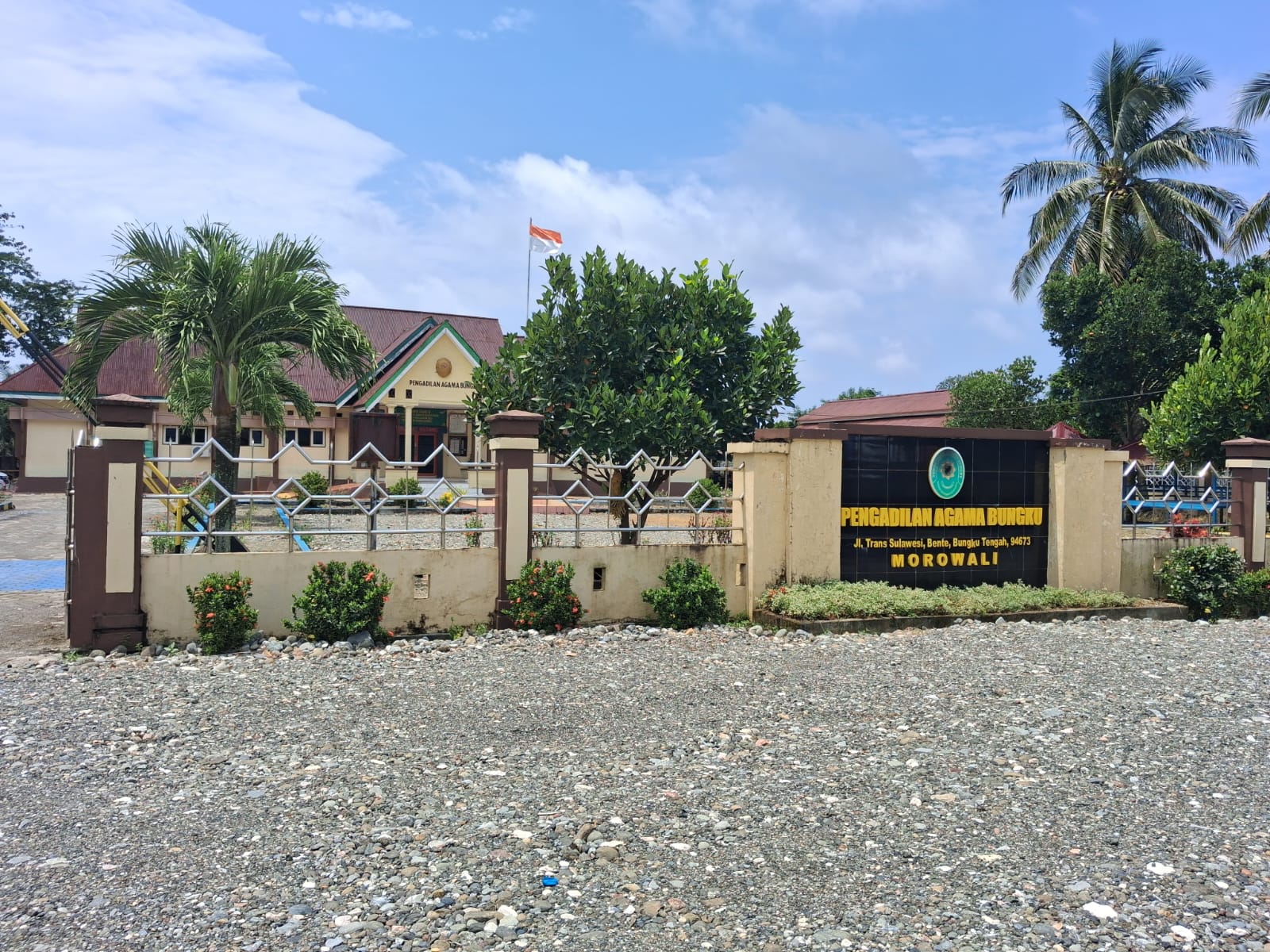 Tampak depan gedung Pengadilan Agama Bungku di Kabupaten Morowali, Sulawesi Tengah