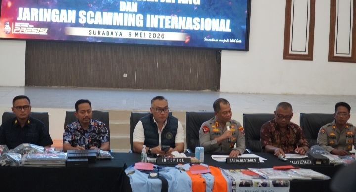 Polrestabes Surabaya mengungkap kasus jaringan scamming internasional di Jawa Timur