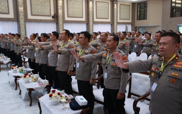 Pelatihan penguatan integritas dan anti korupsi di Gedung Mahameru Polda Jatim
