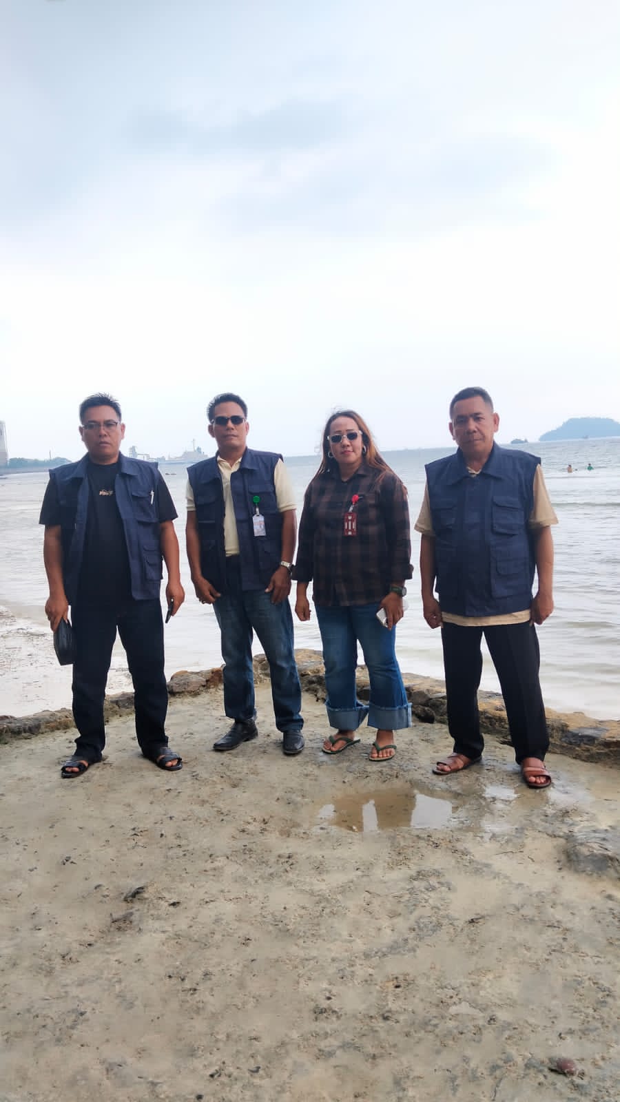 Tim Media Inti Fakta Nusantara melakukan liputan di pesisir Lampung