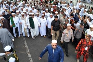 Kapolres Gresik AKBP Ramadhan Nasution memantau pengamanan Haul Habib Abu Bakar Assegaf ke-71 di Gresik