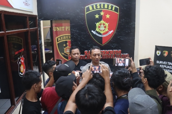 Polres Lumajang amankan penadah sapi curian dan temukan senjata api rakitan saat pengembangan kasus pencurian ternak
