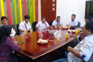 Audiensi Media Center Sampang bersama Dinkes KB Kabupaten Sampang membahas kemitraan kritis dan peningkatan pelayanan kesehatan masyarakat