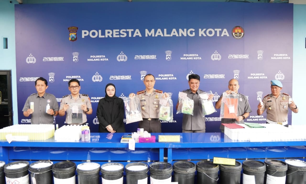 Satresnarkoba Polresta Malang Kota berhasil membongkar jaringan narkoba lintas provinsi asal Aceh dengan menyita 3,2 kilogram sabu dan 2.480 butir ekstasi serta menangkap dua kurir.