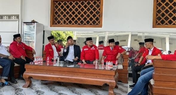Prosesi pelantikan pengurus DPC Madas Sedarah Kabupaten Sampang periode baru.