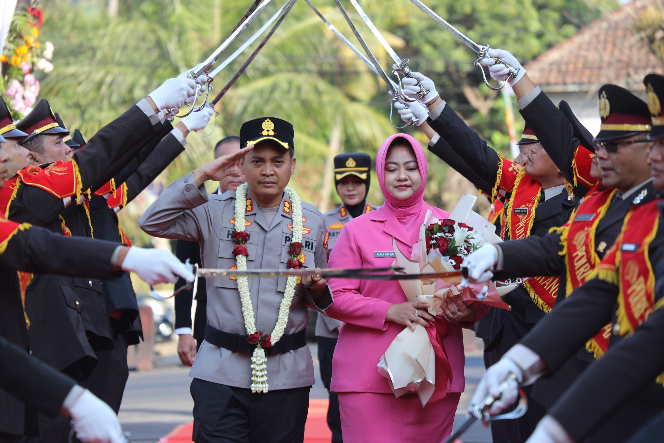 Prosesi Farewell Parade serah terima jabatan Kapolres Semarang di Mapolres Semarang.