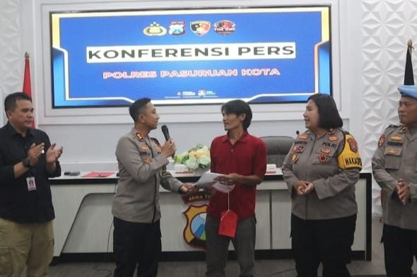Polres Pasuruan Kota mengungkap dugaan jaringan pencurian dan penadahan kendaraan bermotor