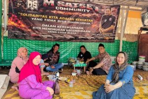Kepala Desa Suruh dan H. Nur Huda saat silaturahmi dengan Penasehat KWI dan MADAS Sedarah