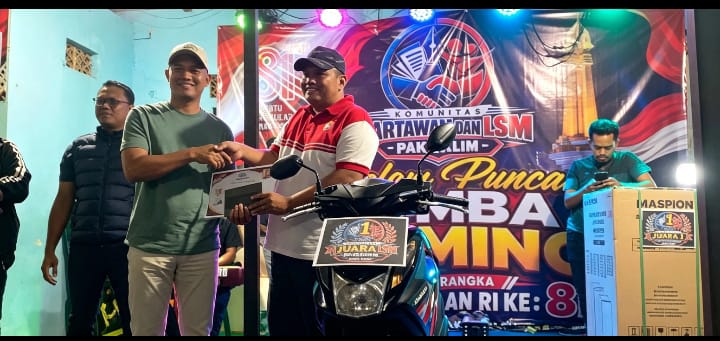 Final Turnamen Domino Wartawan dan LSM Warung Pak Salim Sampang