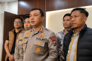 Satresnarkoba Polres Bangkalan mengungkap kasus peredaran sabu melibatkan saudara kembar dan kurir makanan