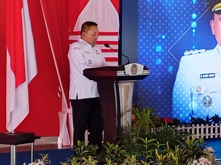 Bupati Sampang menyampaikan komitmen pemerintah terhadap pendidikan
