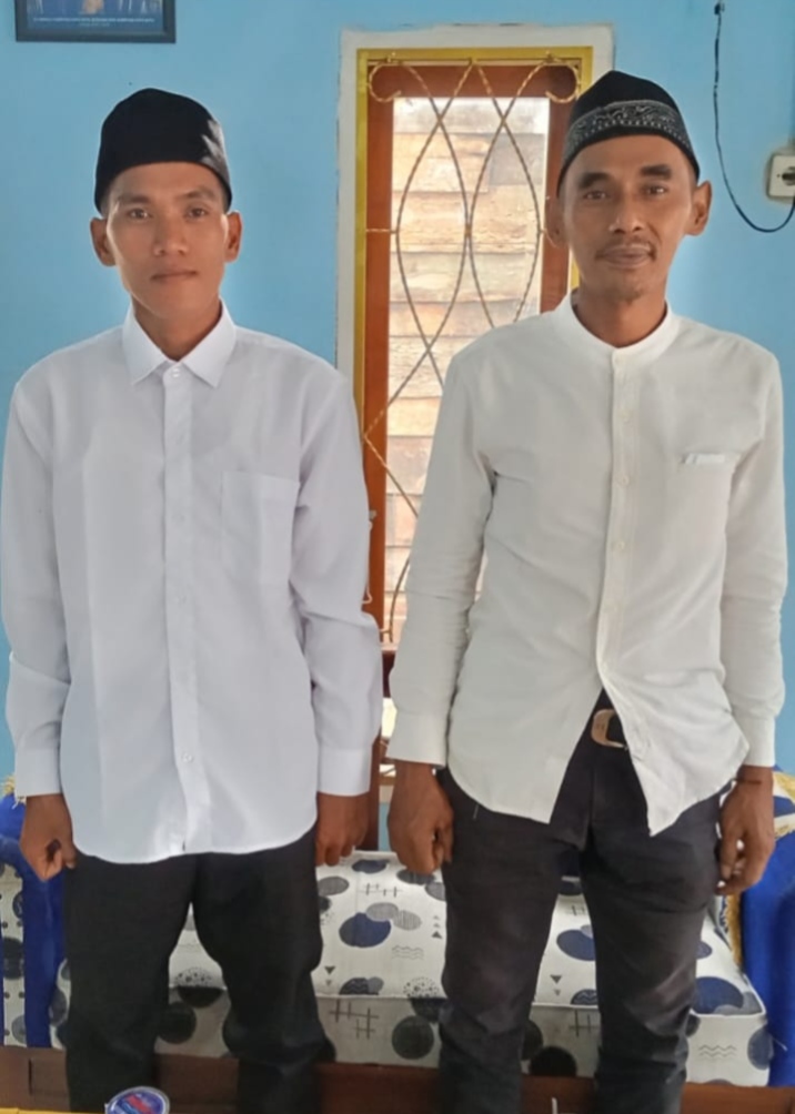 Dua calon anggota BPK PAW Dusun III Kampung Kayu Batu mengikuti pemilihan di Way Kanan
