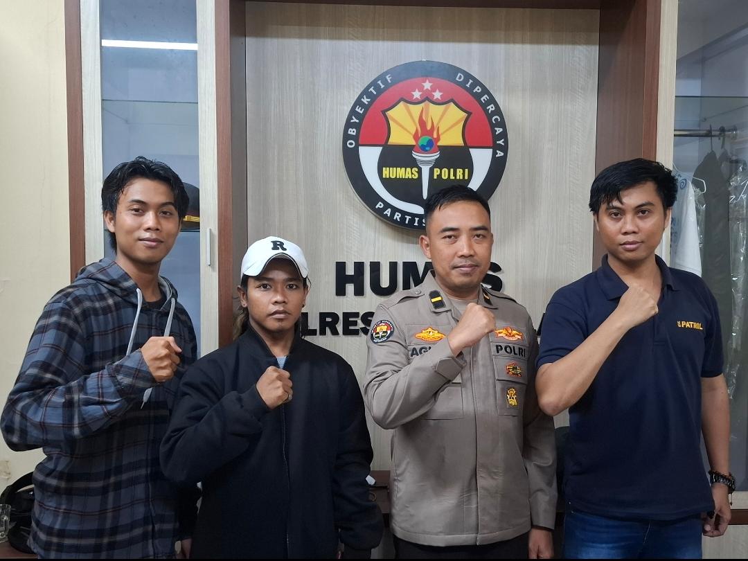 Tim Media IFN saat bersilaturahmi dan koordinasi dengan Humas Polres Bangkalan Ipda Agung Intama