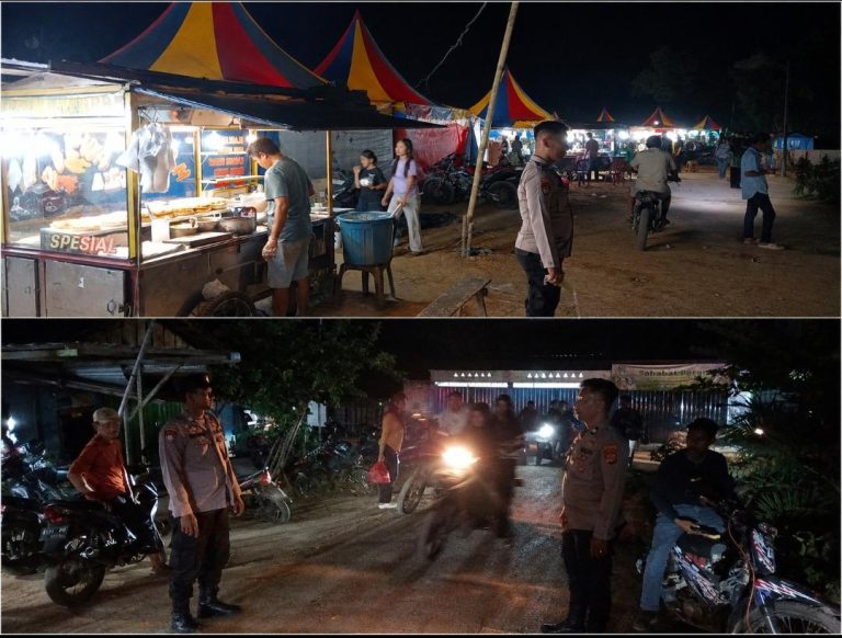 Personel Polsek Rebang Tangkas melaksanakan patroli pengamanan di kawasan pasar malam Kampung Lebak Peniangan, Way Kanan.