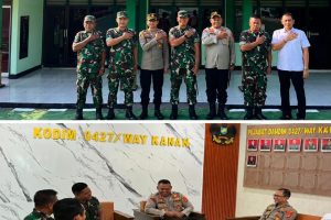 Kapolres Way Kanan AKBP Didik Kurnianto bersilaturahmi dengan Dandim 0427 Way Kanan untuk memperkuat sinergitas TNI-Polri.