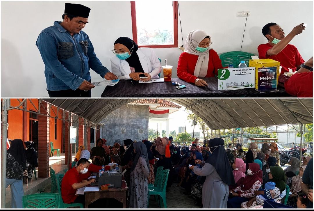 Warga Desa Panjalinan mengikuti kegiatan Cek Kesehatan Gratis yang digelar UPT Puskesmas Blega di Balai Desa Panjalinan, Bangkalan.