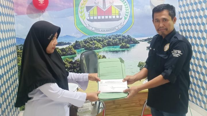 Kesbangpol Morowali menyerahkan dokumen keberadaan LBH CCI DPW Sulawesi Tengah